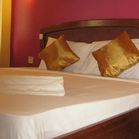 Iris Hotel Dar Es Salaam Esterno foto