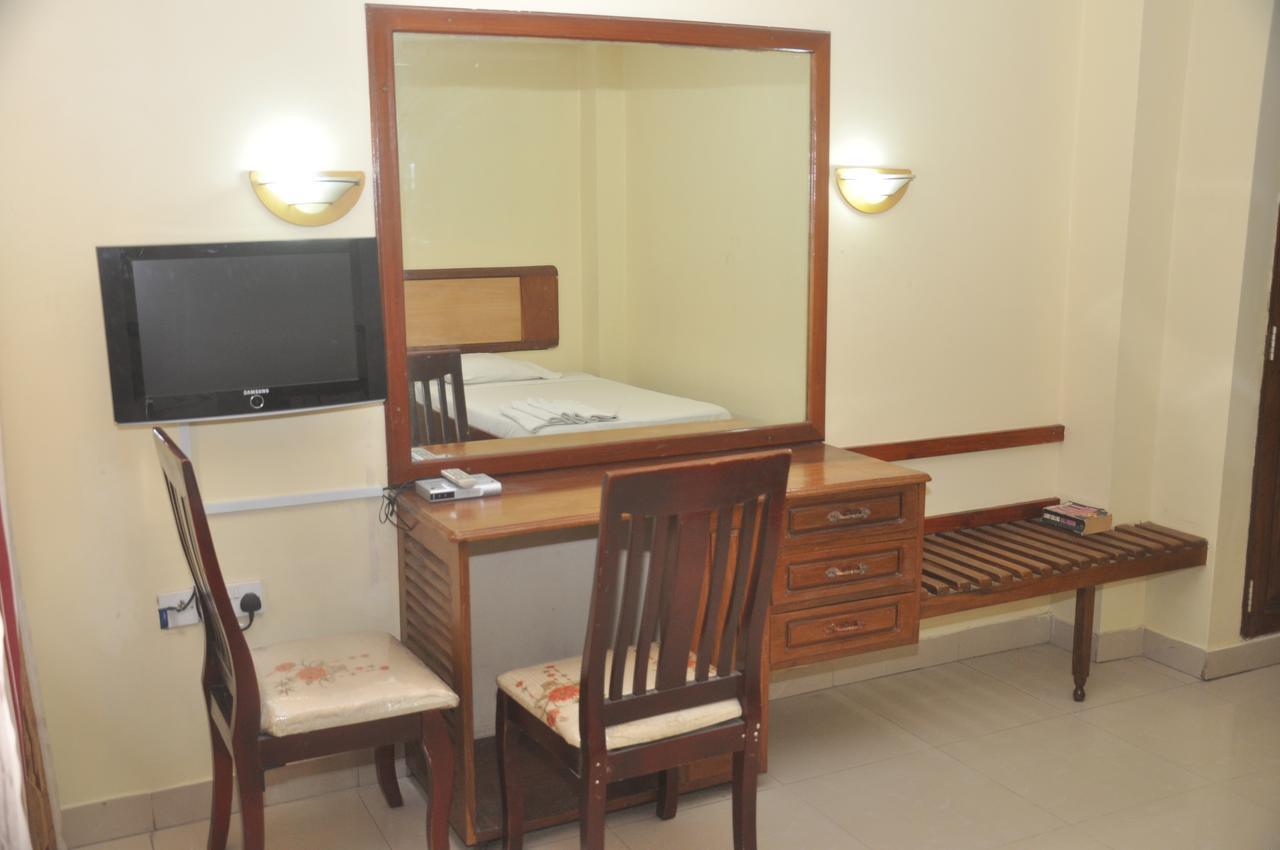 Iris Hotel Dar Es Salaam Esterno foto