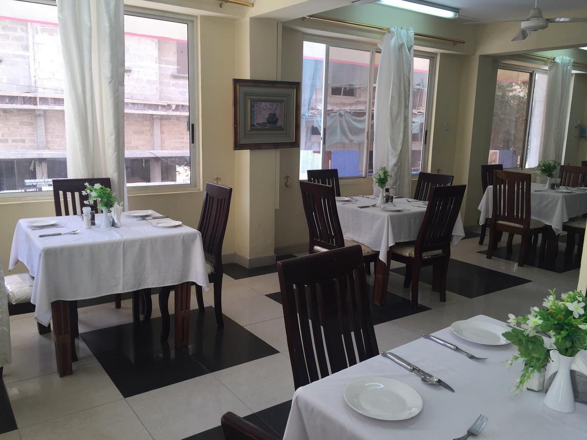 Iris Hotel Dar Es Salaam Esterno foto