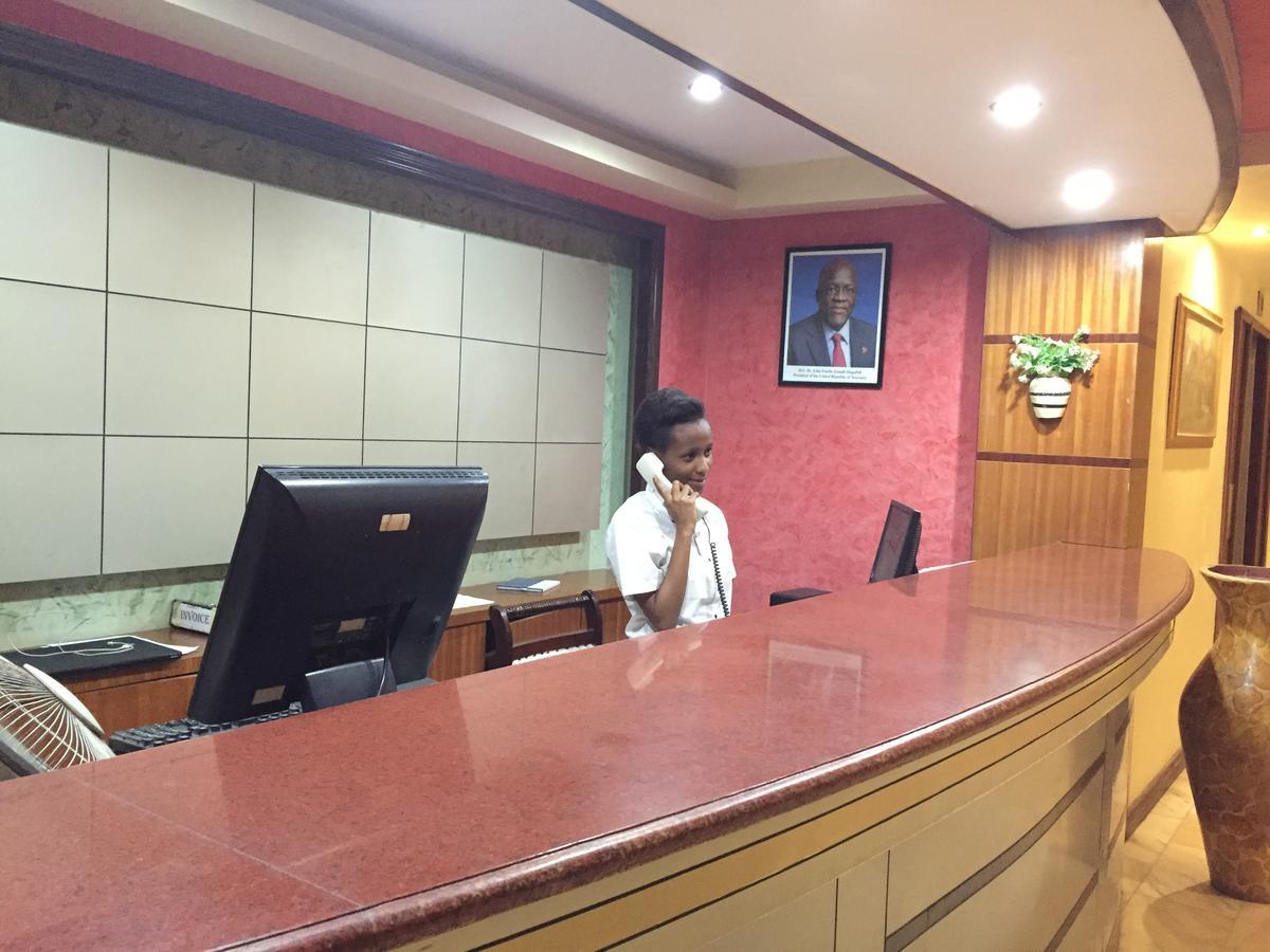 Iris Hotel Dar Es Salaam Esterno foto