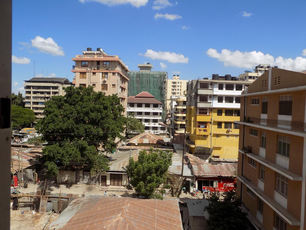 Iris Hotel Dar Es Salaam Esterno foto