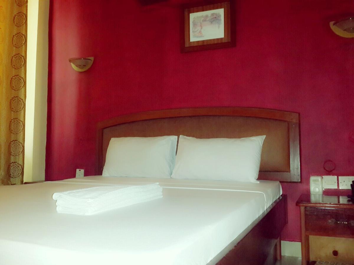 Iris Hotel Dar Es Salaam Esterno foto
