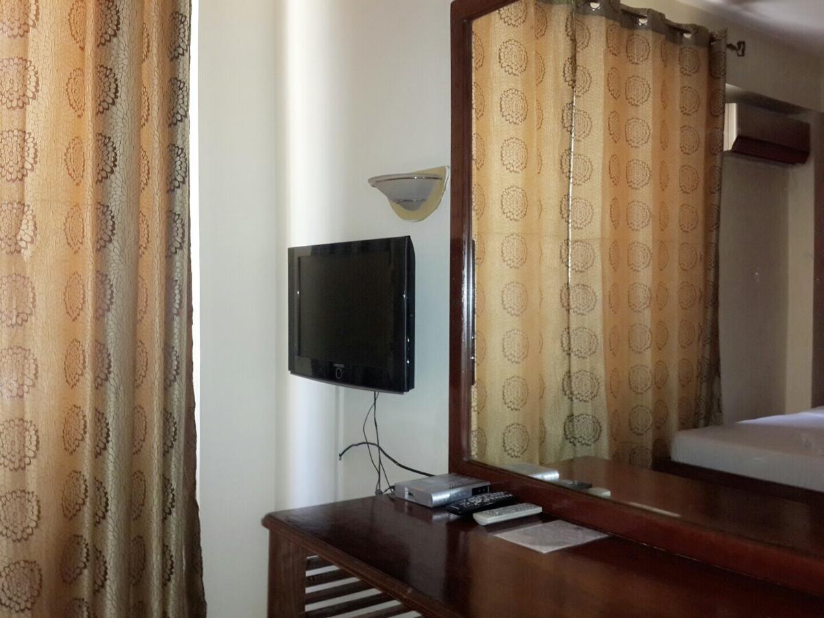 Iris Hotel Dar Es Salaam Esterno foto