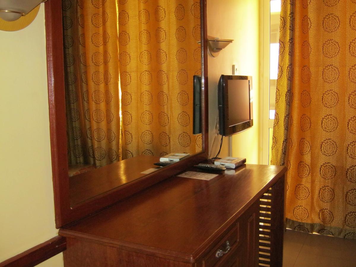 Iris Hotel Dar Es Salaam Esterno foto