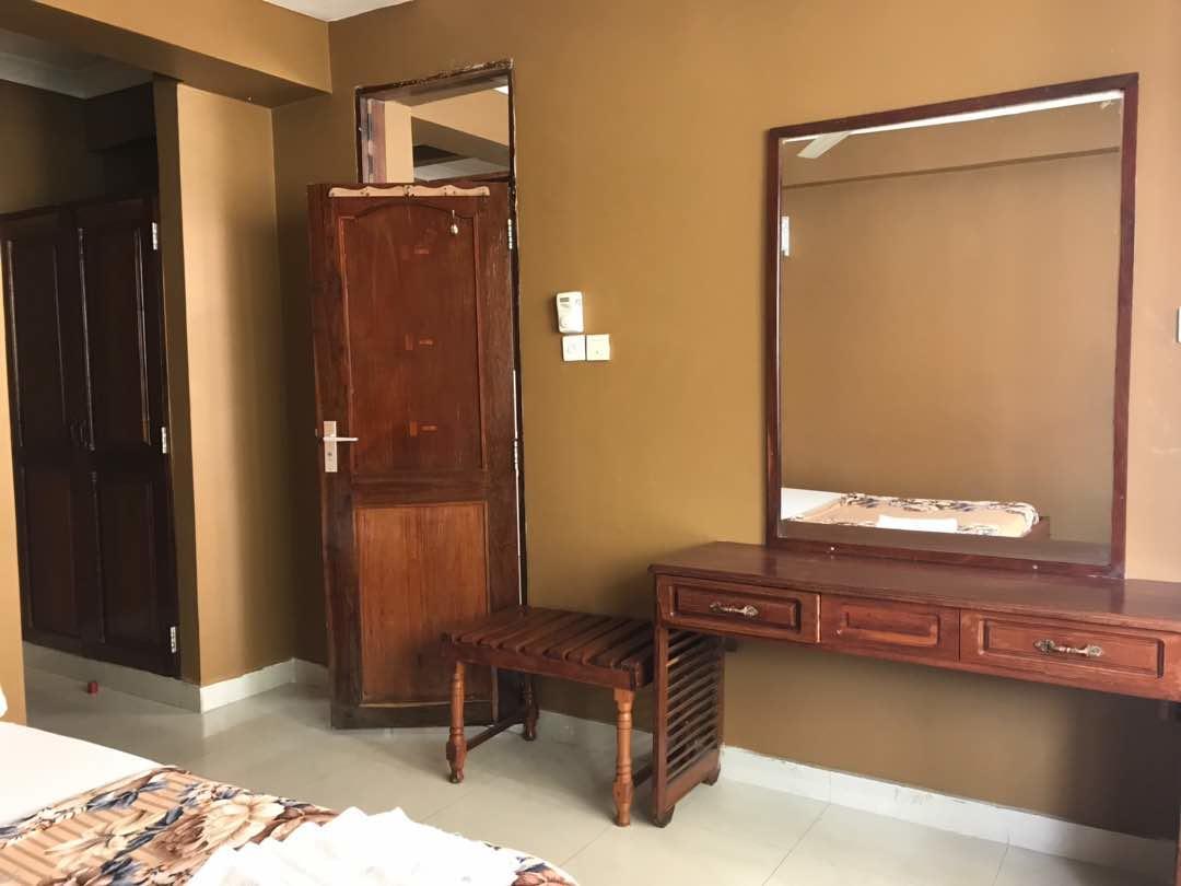 Iris Hotel Dar Es Salaam Esterno foto