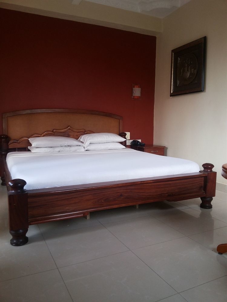 Iris Hotel Dar Es Salaam Esterno foto