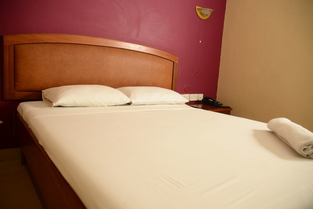 Iris Hotel Dar Es Salaam Esterno foto