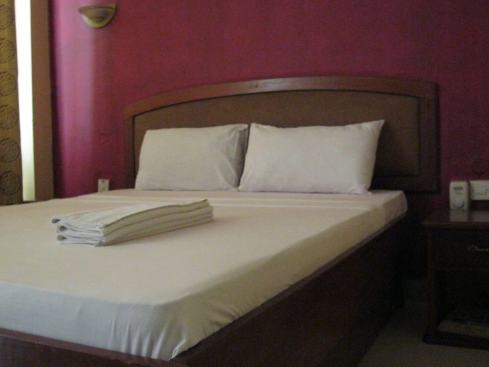 Iris Hotel Dar Es Salaam Esterno foto
