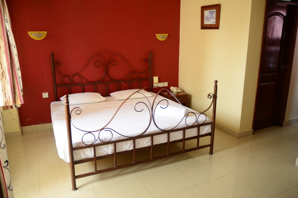 Iris Hotel Dar Es Salaam Esterno foto