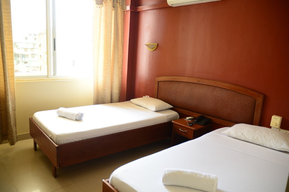 Iris Hotel Dar Es Salaam Esterno foto